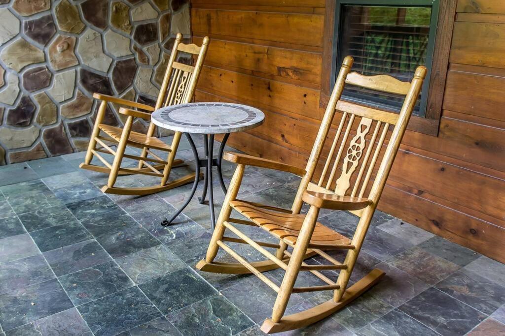 Holly Tree Hideaway - Semi Secluded Mtn Setting Villa Сивиървил Екстериор снимка