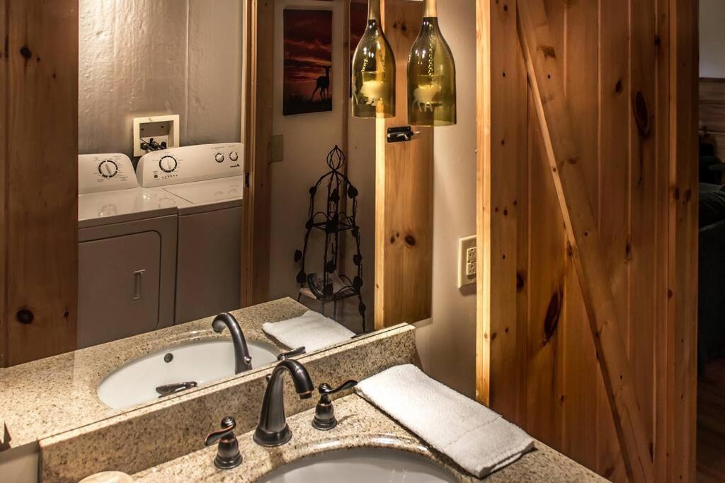 Holly Tree Hideaway - Semi Secluded Mtn Setting Villa Сивиървил Екстериор снимка