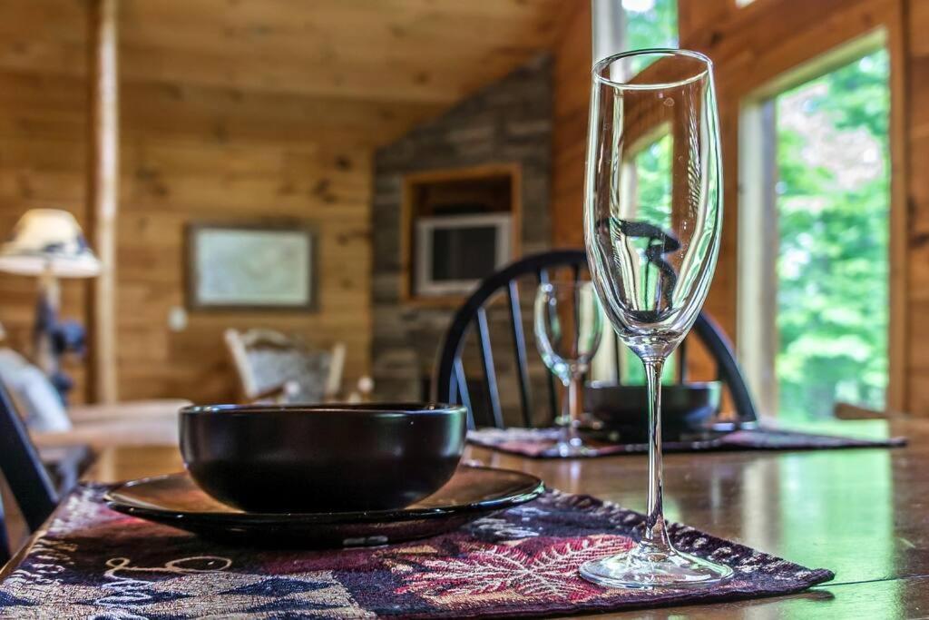 Holly Tree Hideaway - Semi Secluded Mtn Setting Villa Сивиървил Екстериор снимка
