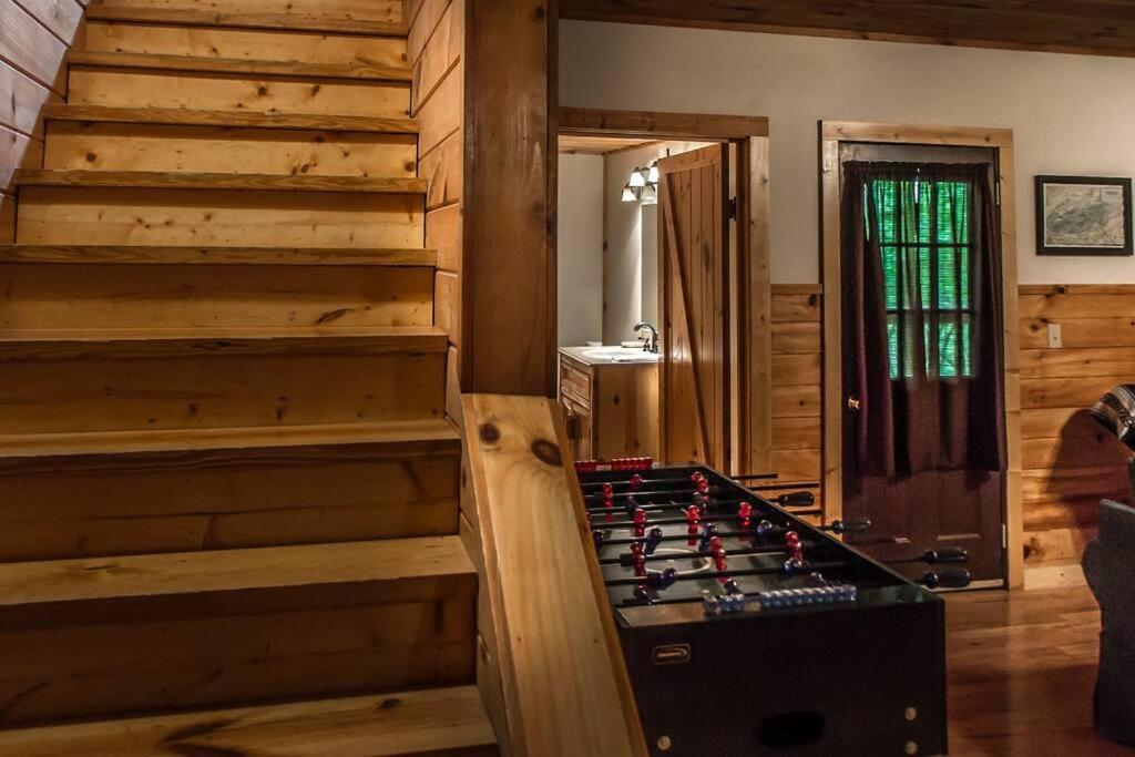 Holly Tree Hideaway - Semi Secluded Mtn Setting Villa Сивиървил Екстериор снимка