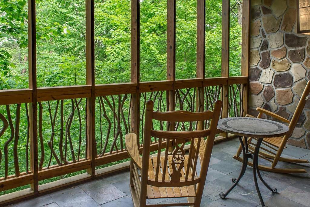 Holly Tree Hideaway - Semi Secluded Mtn Setting Villa Сивиървил Екстериор снимка